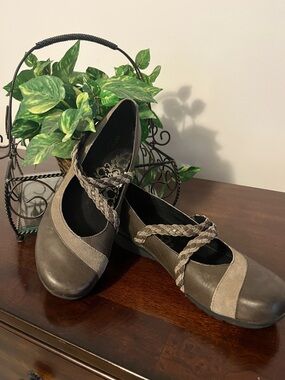 Aetrex Women's Braided Strap Mary Jane Flats in Taupe Size 9-9.5/EU40